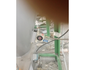 振動(dòng)器輔助生產(chǎn)